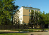 School_4.jpg (384539 bytes)